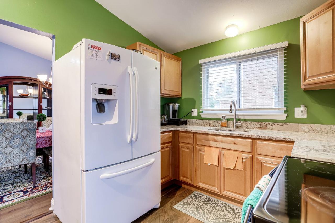 Villa Escape To Our Cozy 3 Bed Rm 2 Bath Unit In Alexandria Va Extérieur photo