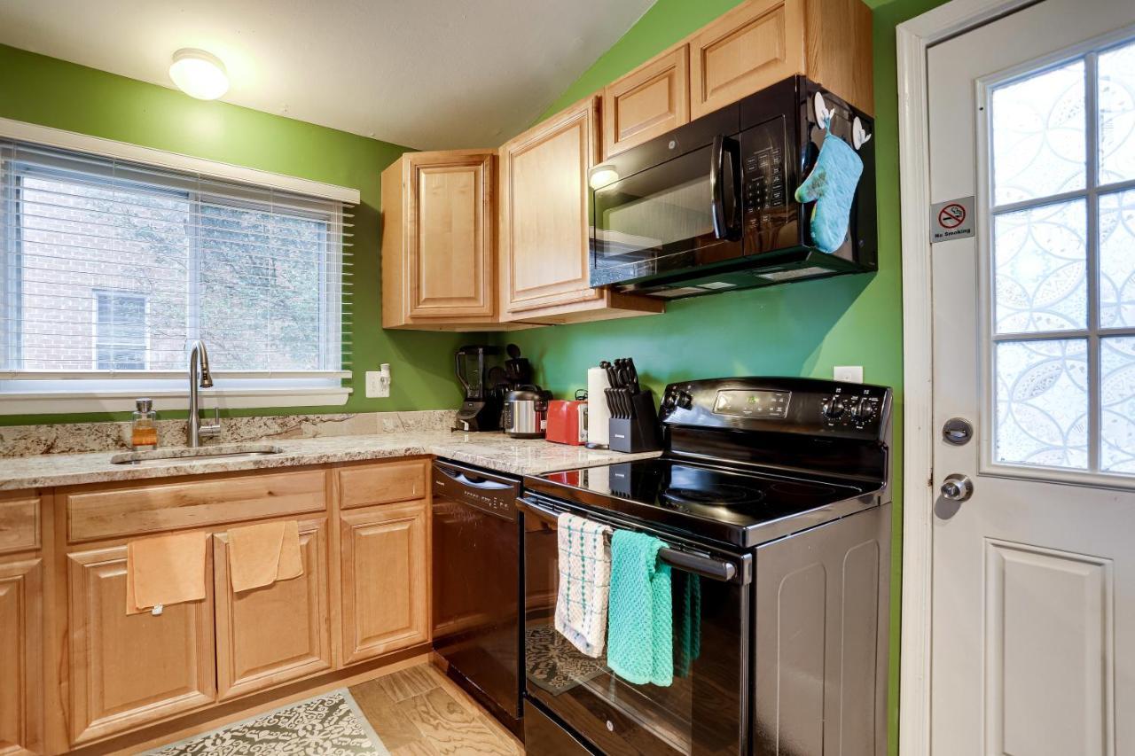 Villa Escape To Our Cozy 3 Bed Rm 2 Bath Unit In Alexandria Va Extérieur photo